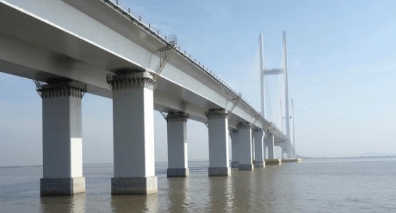 耗资18亿建设的跨国大桥，由中国承担全部费用，却闲置至今
