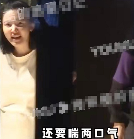 35岁杨子姗被曝怀孕！外出双手扶腰肚大如箩，与台湾老公结婚6年