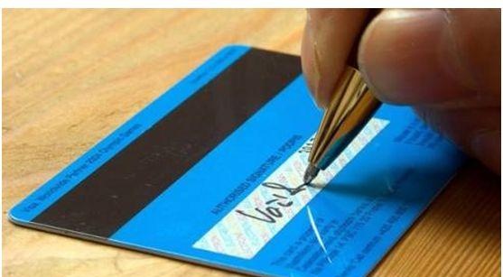 信用卡消费“凭密码”还是“凭签名”，为此发生过一场激烈的论战