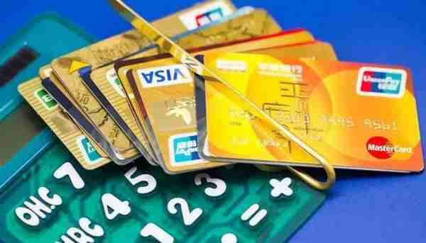 一张信用卡逾期会连累其它信用卡吗？
